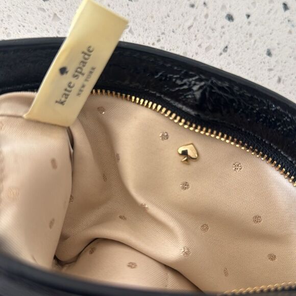 Kate Spade Black 100% Leather Quilted Wristlet zipper Closure Minimalist Chic - Picture 6 of 8